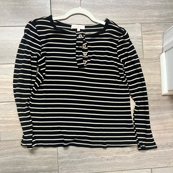 Boutique top. Never been worn. - Picture 1 of 1